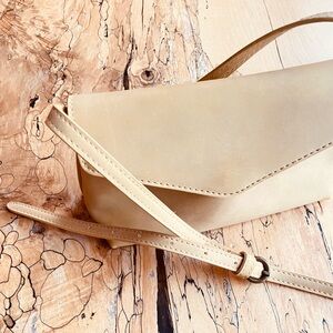 Universal Threads Elegant Crossbody Bag